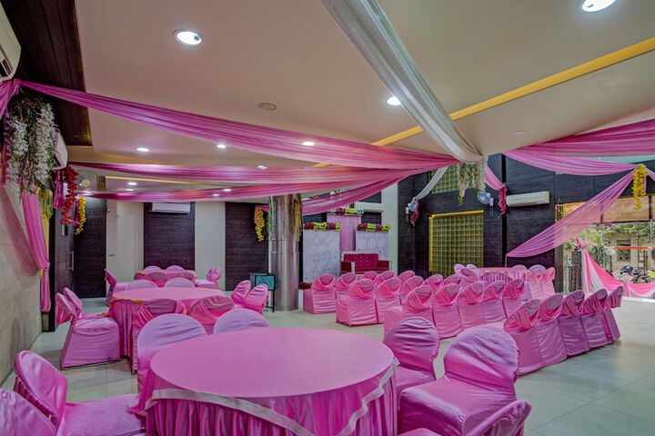 Ballroom/Hall 32 of 41