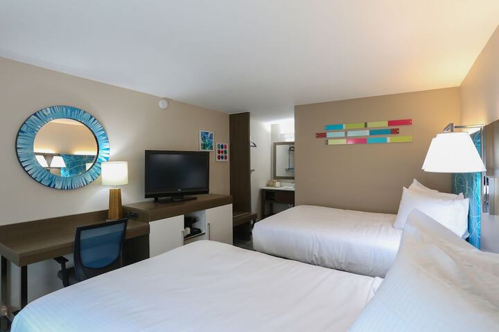 2 Double Beds (9 of 14)
