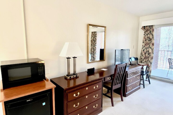 Room 11 of 51