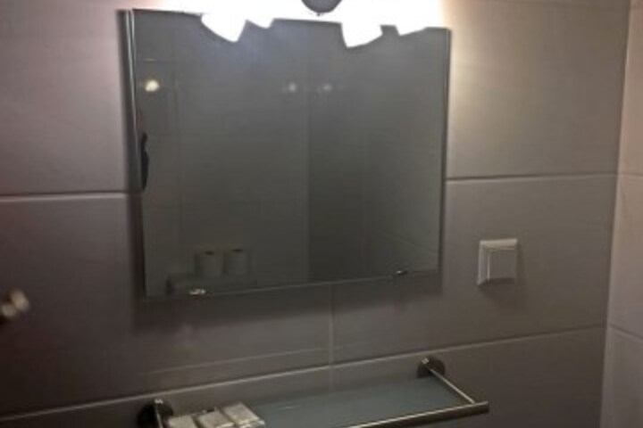 Room 12 of 22