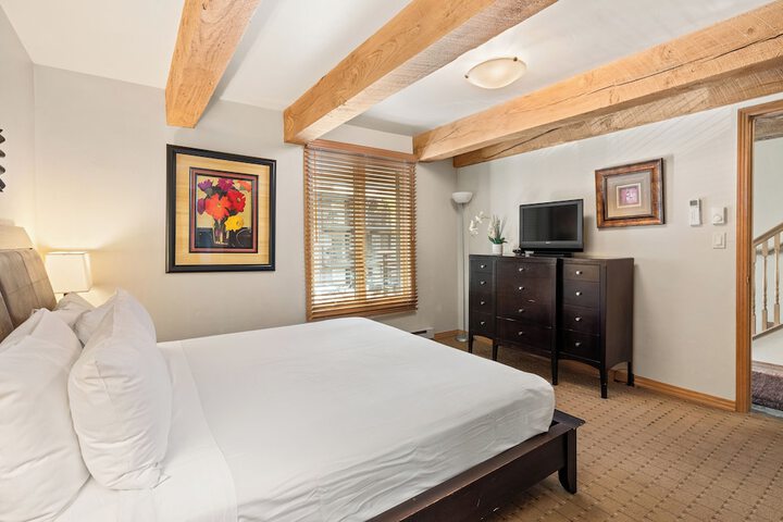 Room 29 of 193