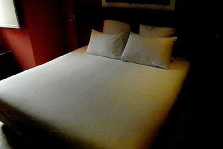 Room 7 of 25
