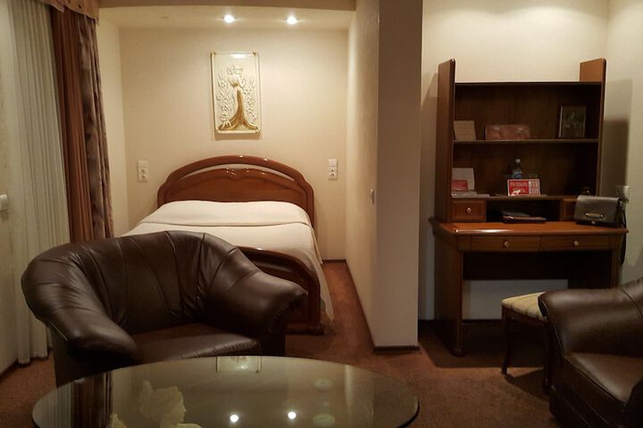 Room 15 of 107