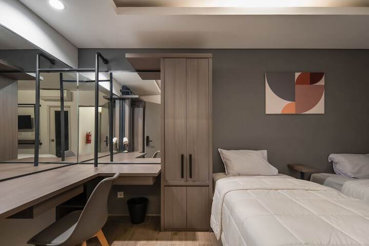 Room 14 of 20
