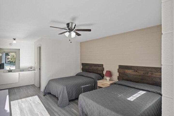 Room 5 of 37