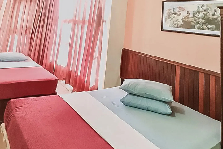 Room 12 of 14