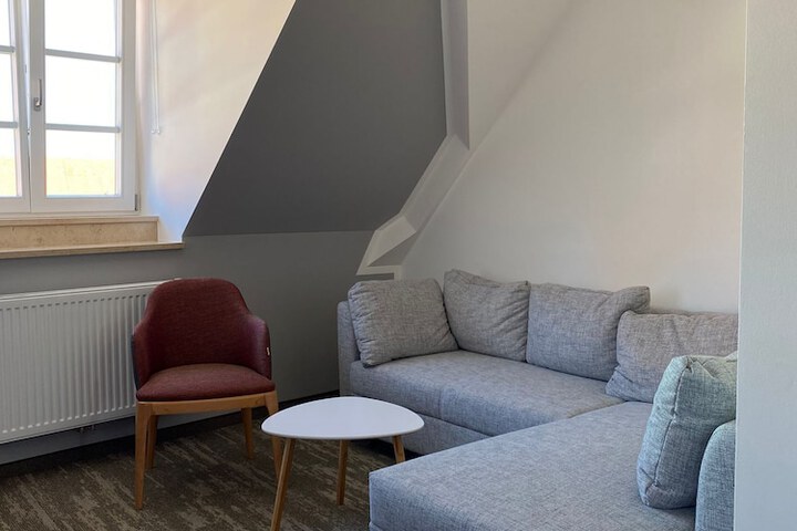 Room 16 of 24