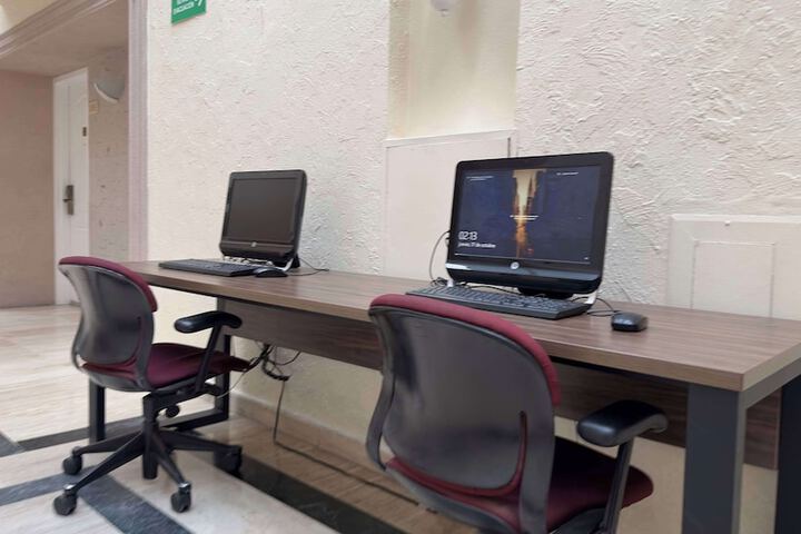 Business Center 96 of 102