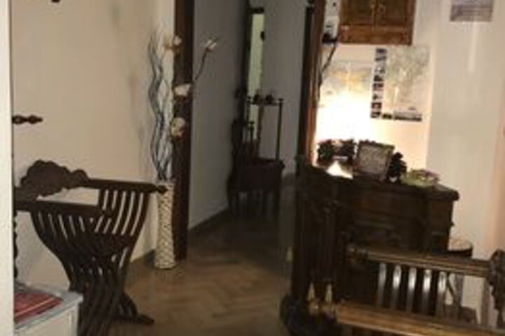 Room 24 of 35