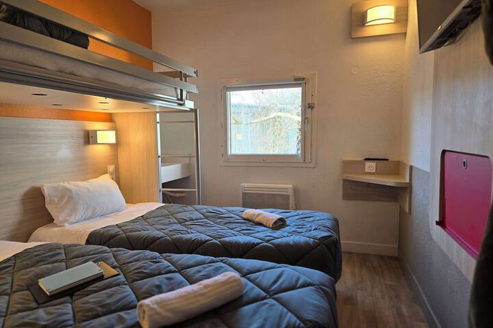 Room 12 of 51