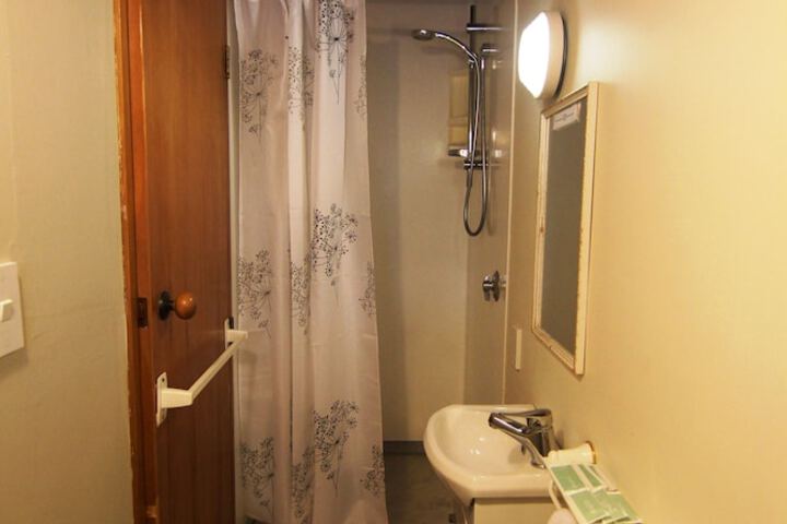 Room 21 of 25
