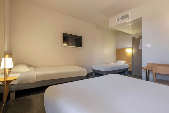 Room 19 of 36