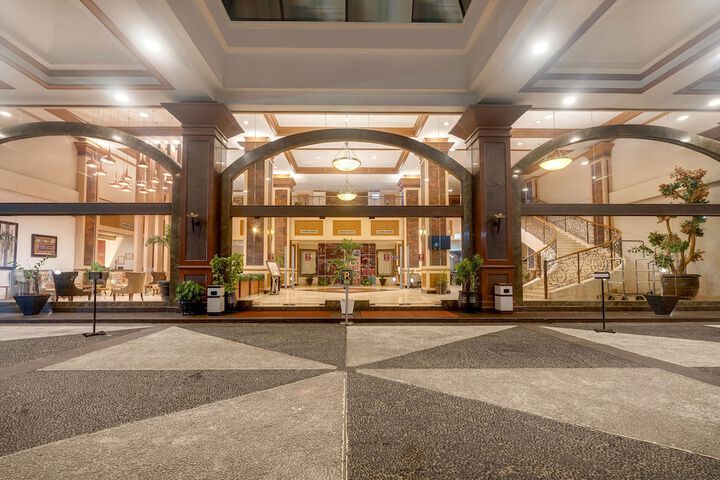 Hotel 2 of 153