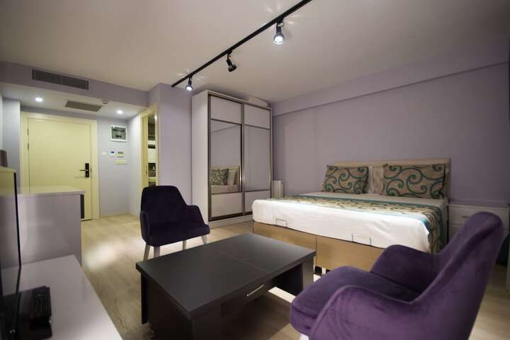 Room 6 of 34