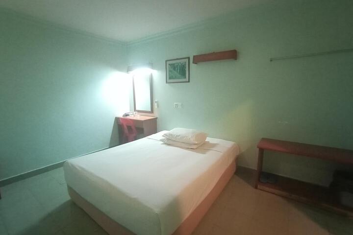 Room 17 of 47