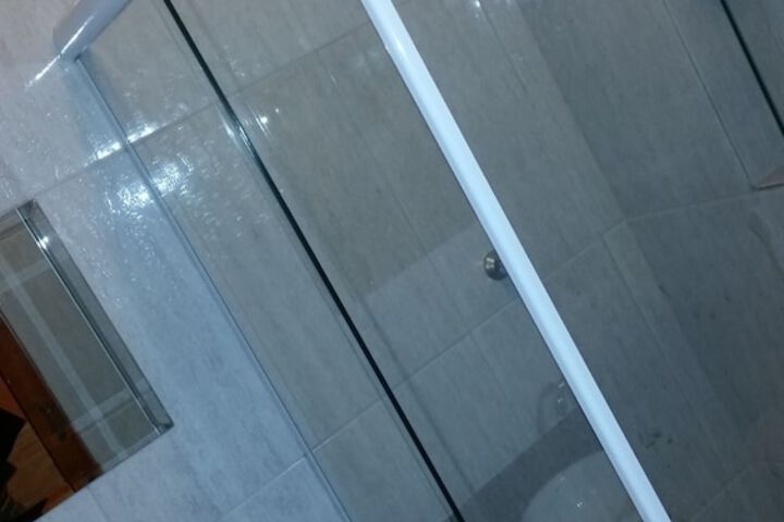 Room 9 of 13