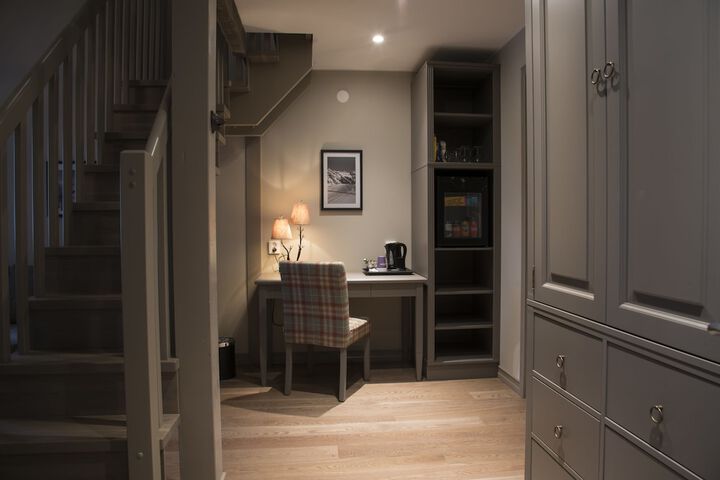 Room 52 of 105