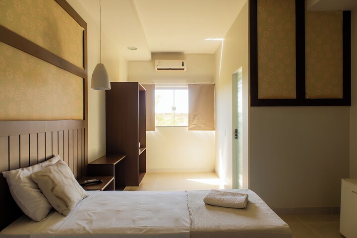 Room 11 of 33