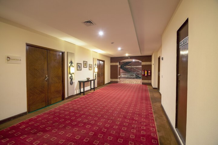 Ballroom/Hall 30 of 37