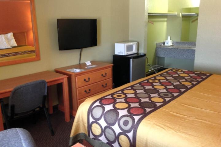 1 King Bed (1 of 4)