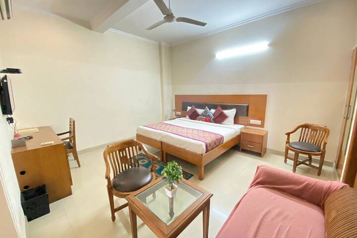 Room 6 of 23