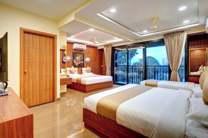 Room 13 of 30