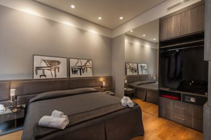 Room 43 of 149