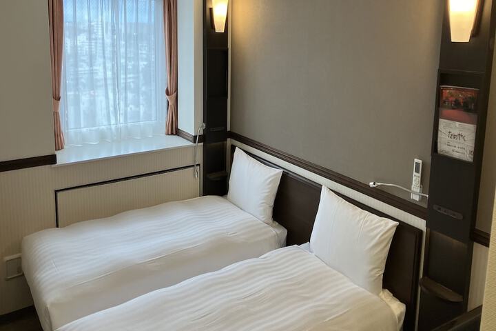 Room 5 of 38