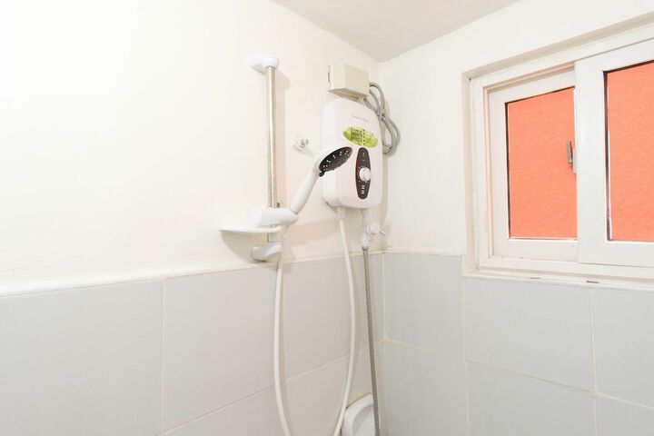 Room 8 of 9