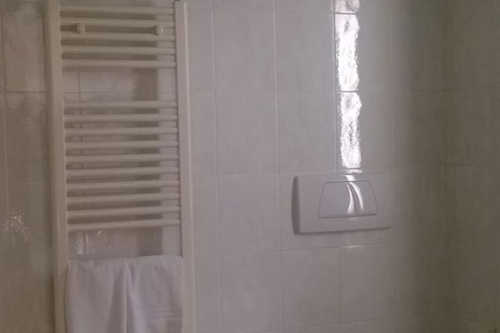 Room 12 of 36
