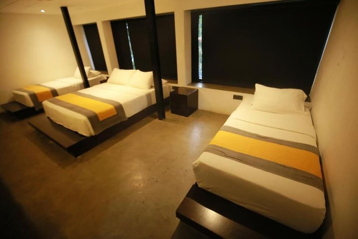 Room 15 of 33