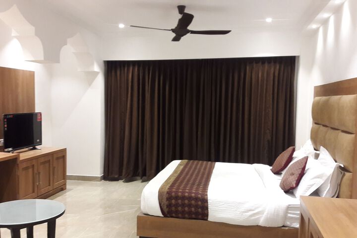 Room 6 of 6