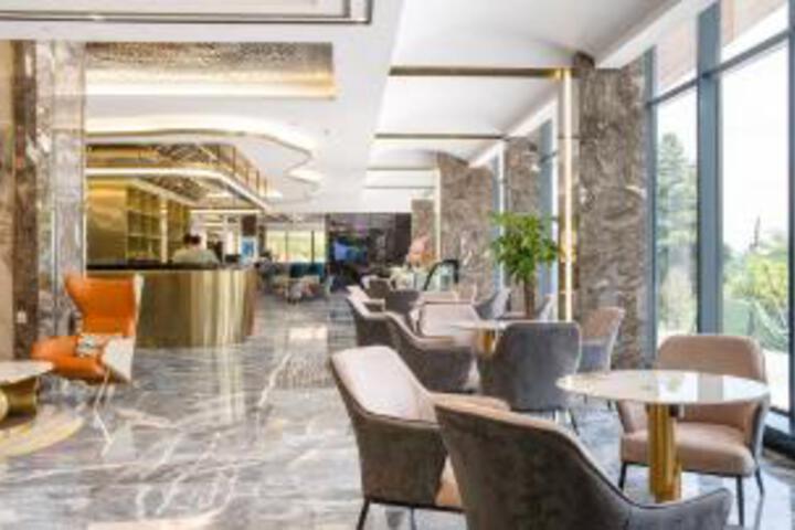 Anji Sky Land Squirrel Tribe Hotel