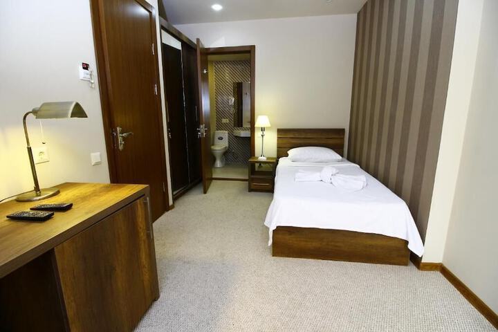 Room 5 of 38