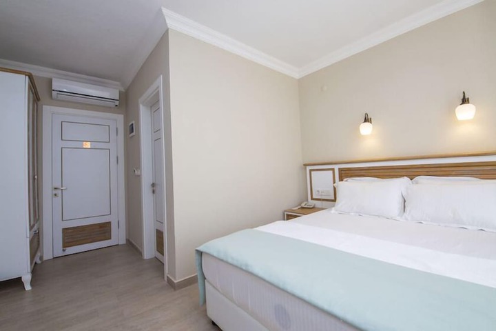 Room 7 of 34