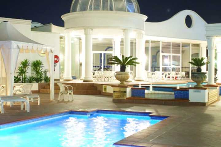 Pool 14 of 27