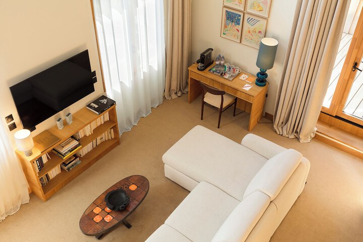 Room 45 of 71