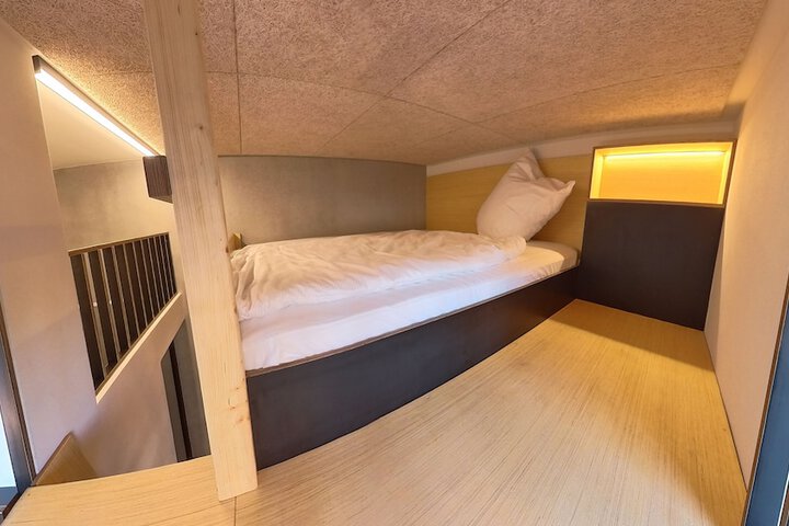 Room 57 of 93