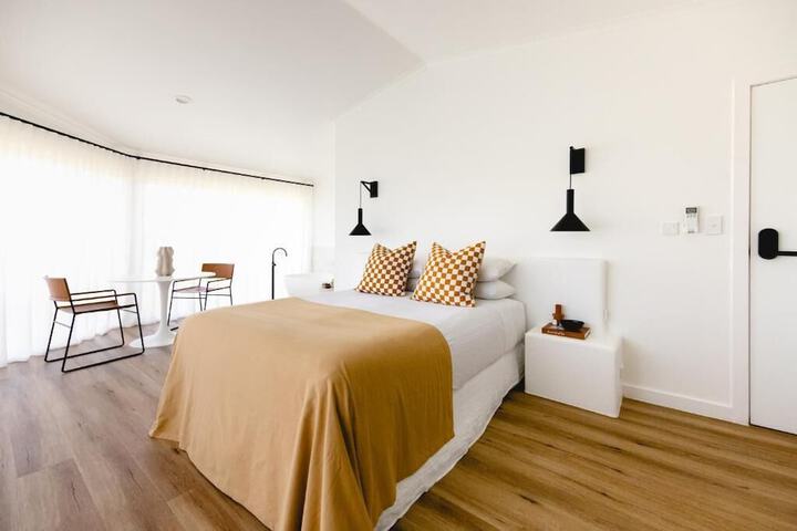 Room 14 of 36