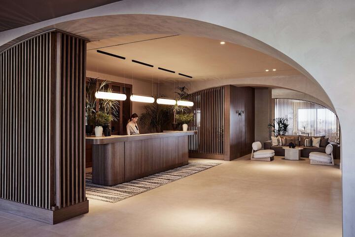 Entrance & Lobby