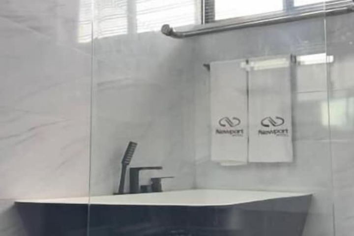 Room 10 of 23