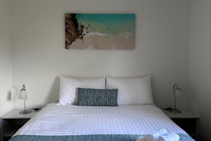 Room 9 of 121