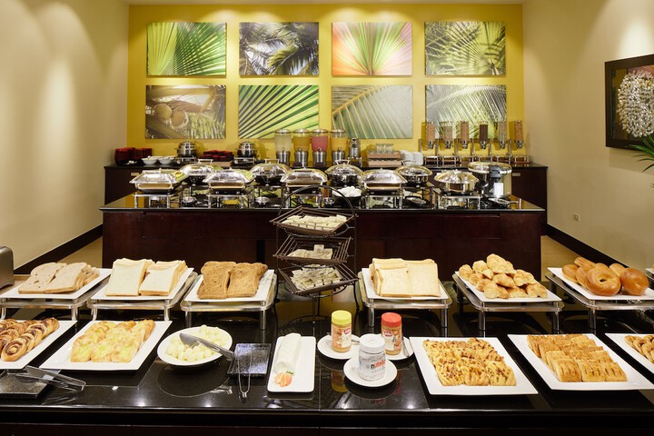 Dining 102 of 124