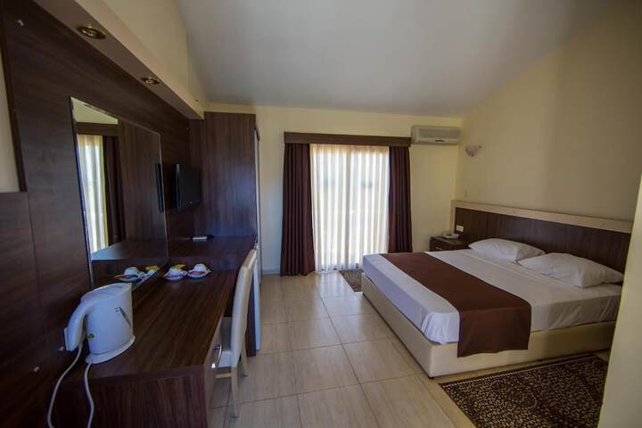 Room 16 of 53