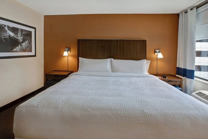 Room 40 of 95