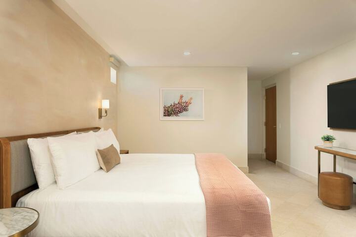 Room 25 of 62