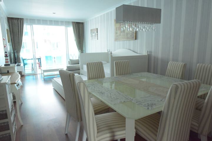 Room 6 of 294