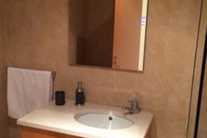 Room 50 of 190