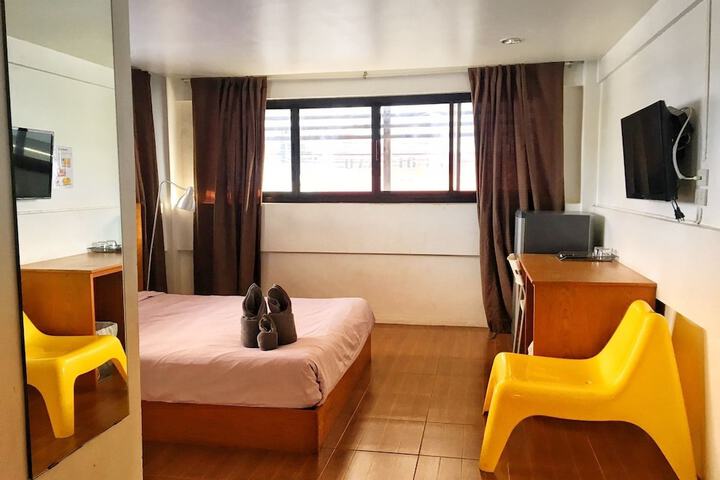 Room 5 of 20