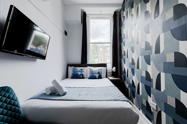 Room 26 of 59